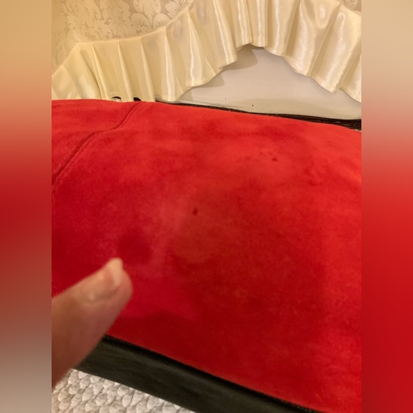 SONDRA ROBERTS - Picture 5 of 10